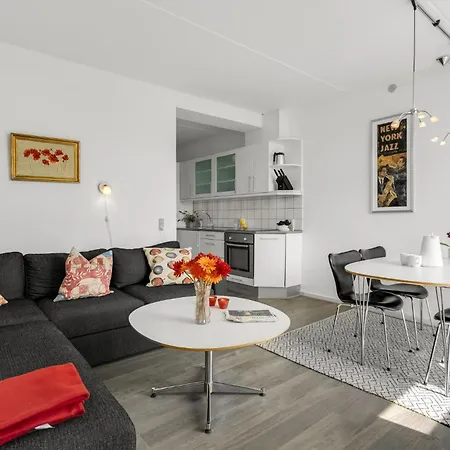 Bad, Lejl, 57 Appartement